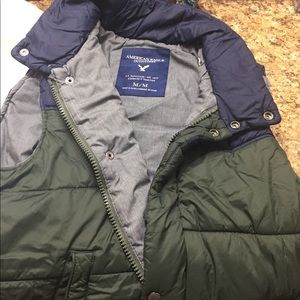 Men’s size M American eagle vest